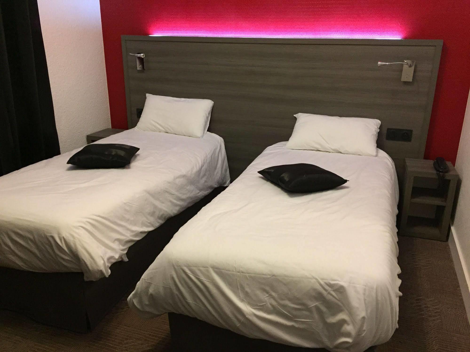 Le Beverl'Inn Флер Экстерьер фото